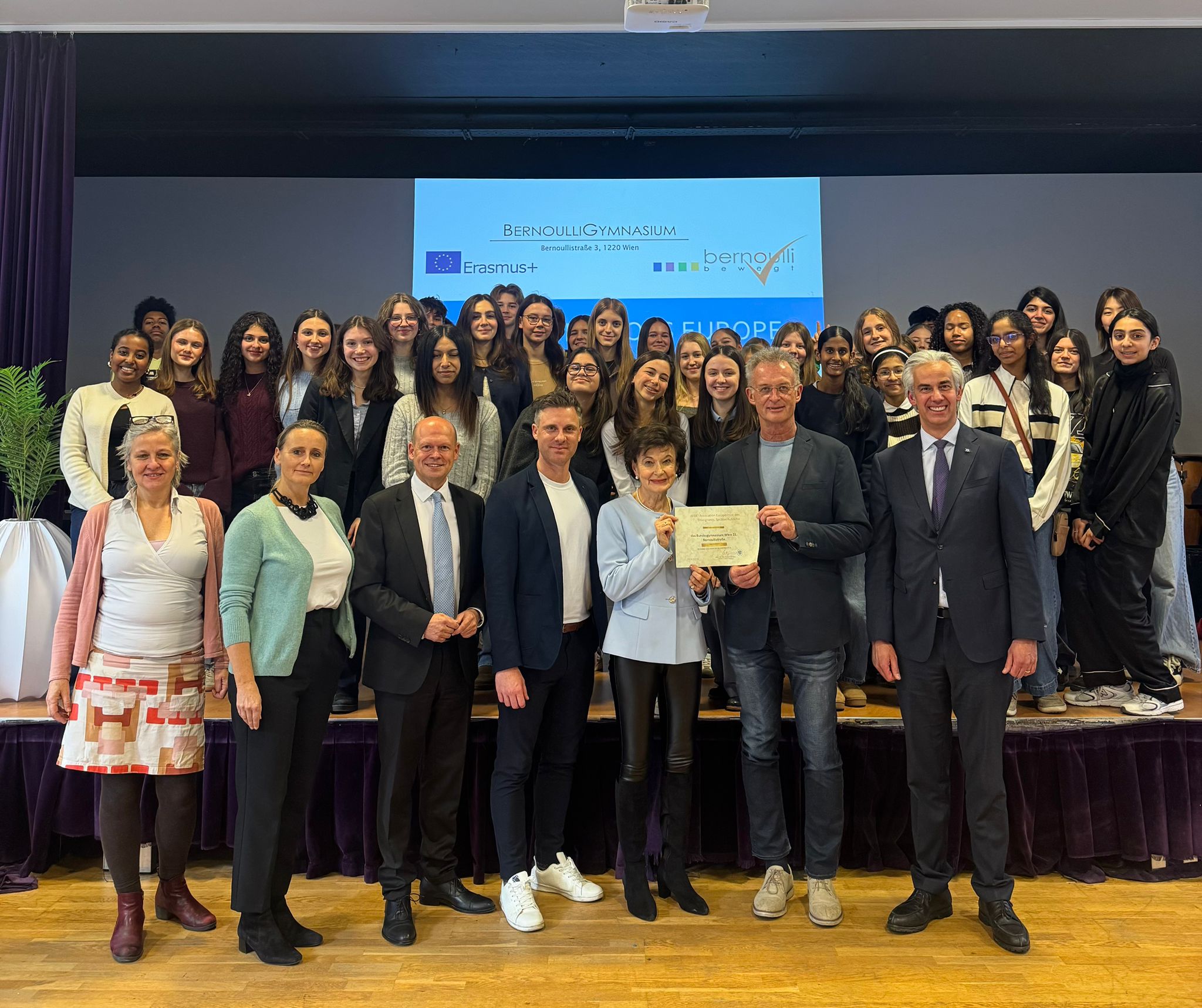 Illustration: Verleihung des European Action Awards an das Bernoulligymnasium Wien 22 am 16.02.2026