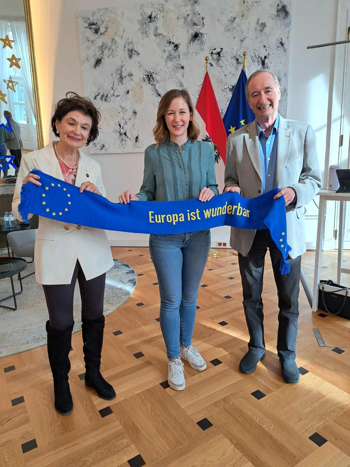 Illustration: Happy European Moments: Besuch im BKA, Gedenkveranstaltung im Österreichischen Parlament, Paneuropa, Europetrain